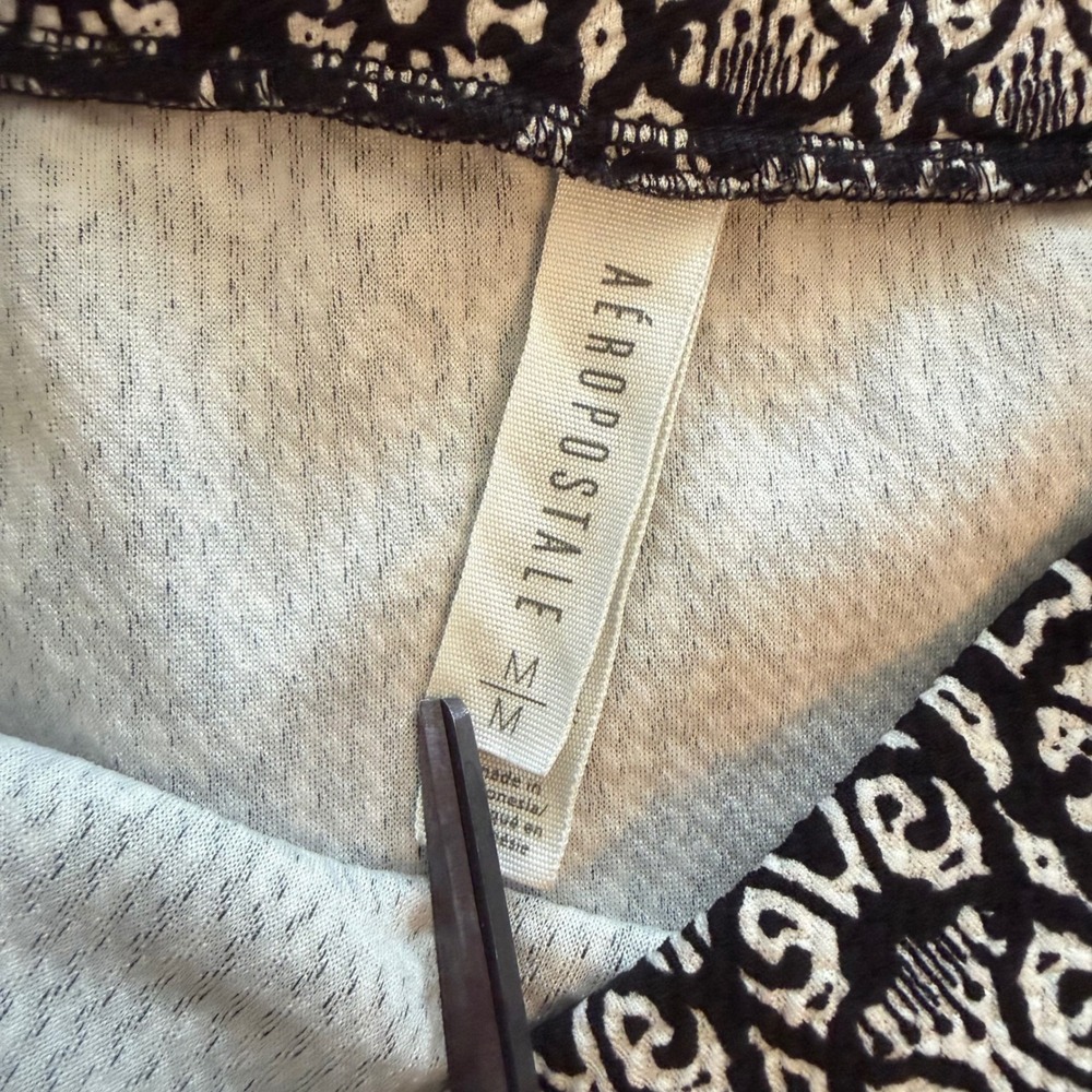 Aeropostale Skater Skirt Womens Medium Black White Geometric Damask Mini Stretch - Picture 2 of 8